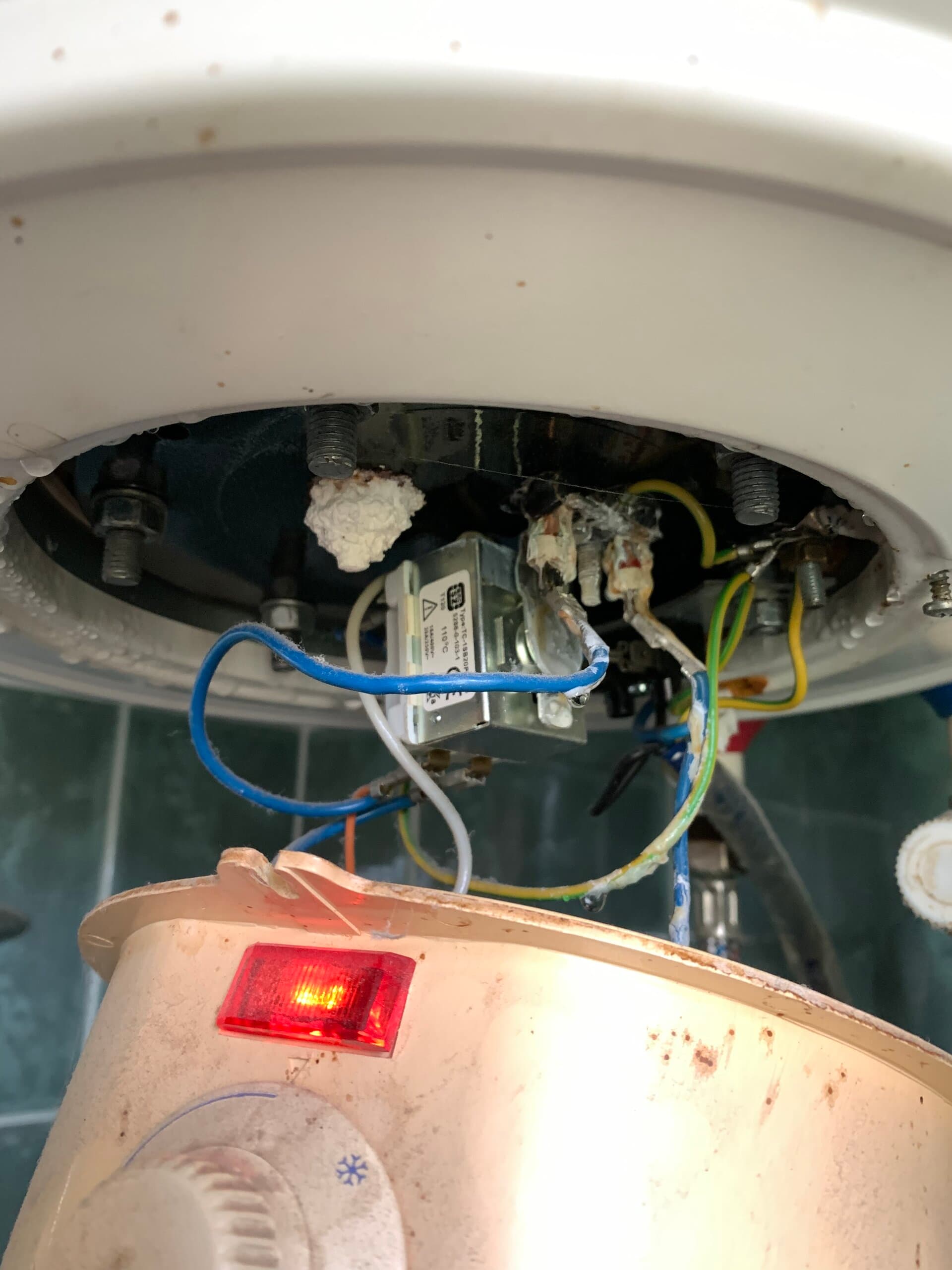 Mikor kell bojlert cserélni? 5 figyelmeztető jel